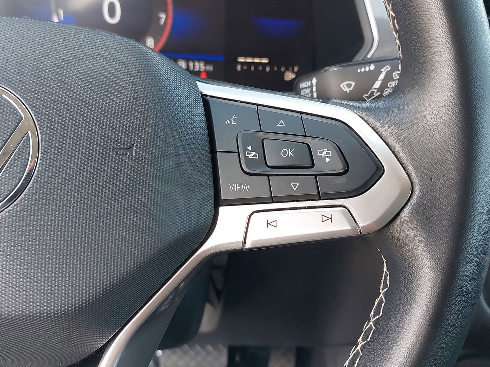 Used 2022 Volkswagen Tiguan SE image 20