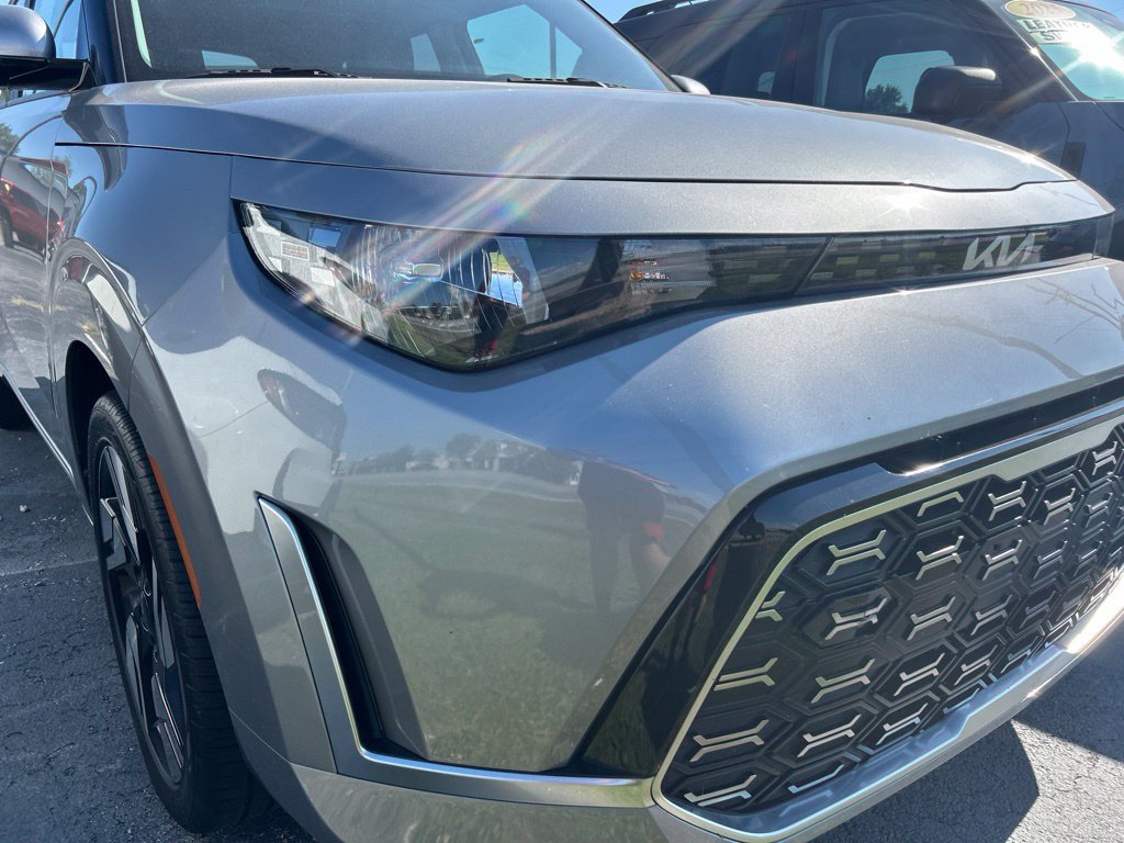 Used 2023 Kia Soul GT-Line FWD image 2