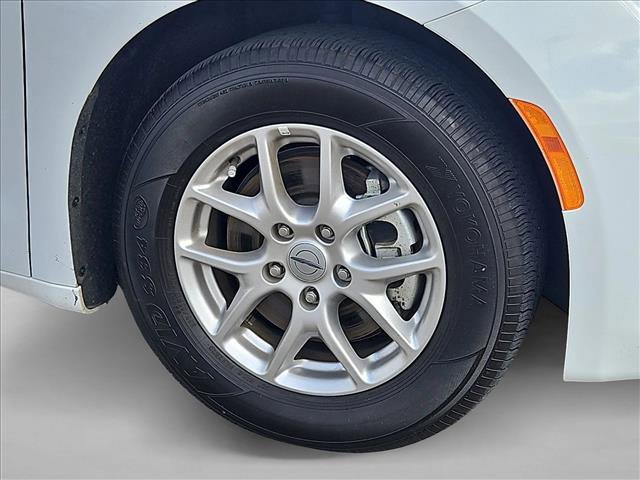 Used 2024 Chrysler Voyager LX image 23