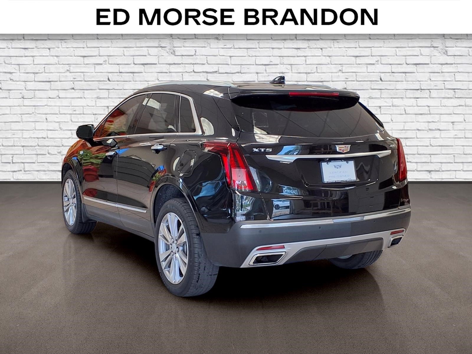 Certified 2024 Cadillac XT5 Premium Luxury FWD image 3