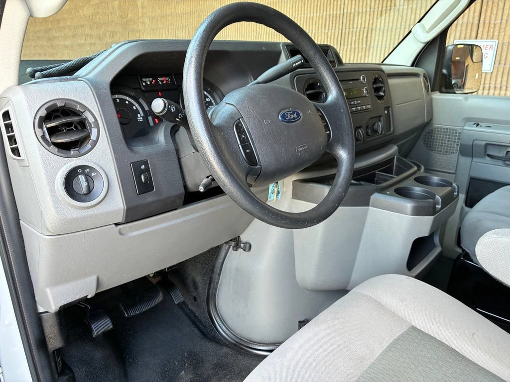 Used 2014 Ford E-350 and Econoline 350 XLT RWD image 17