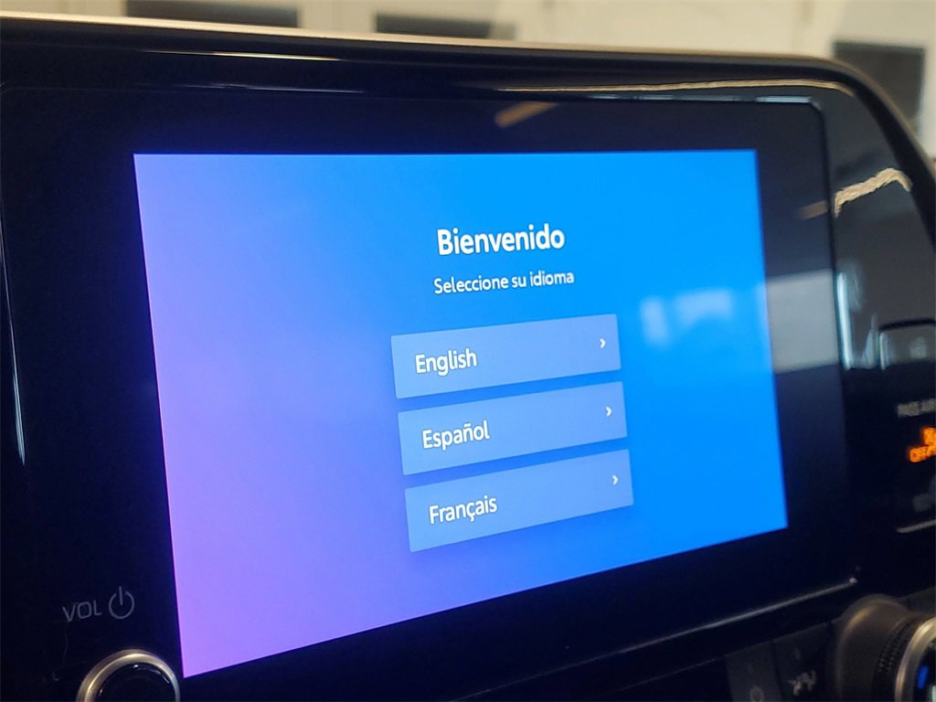 Used 2023 Toyota Highlander LE image 27