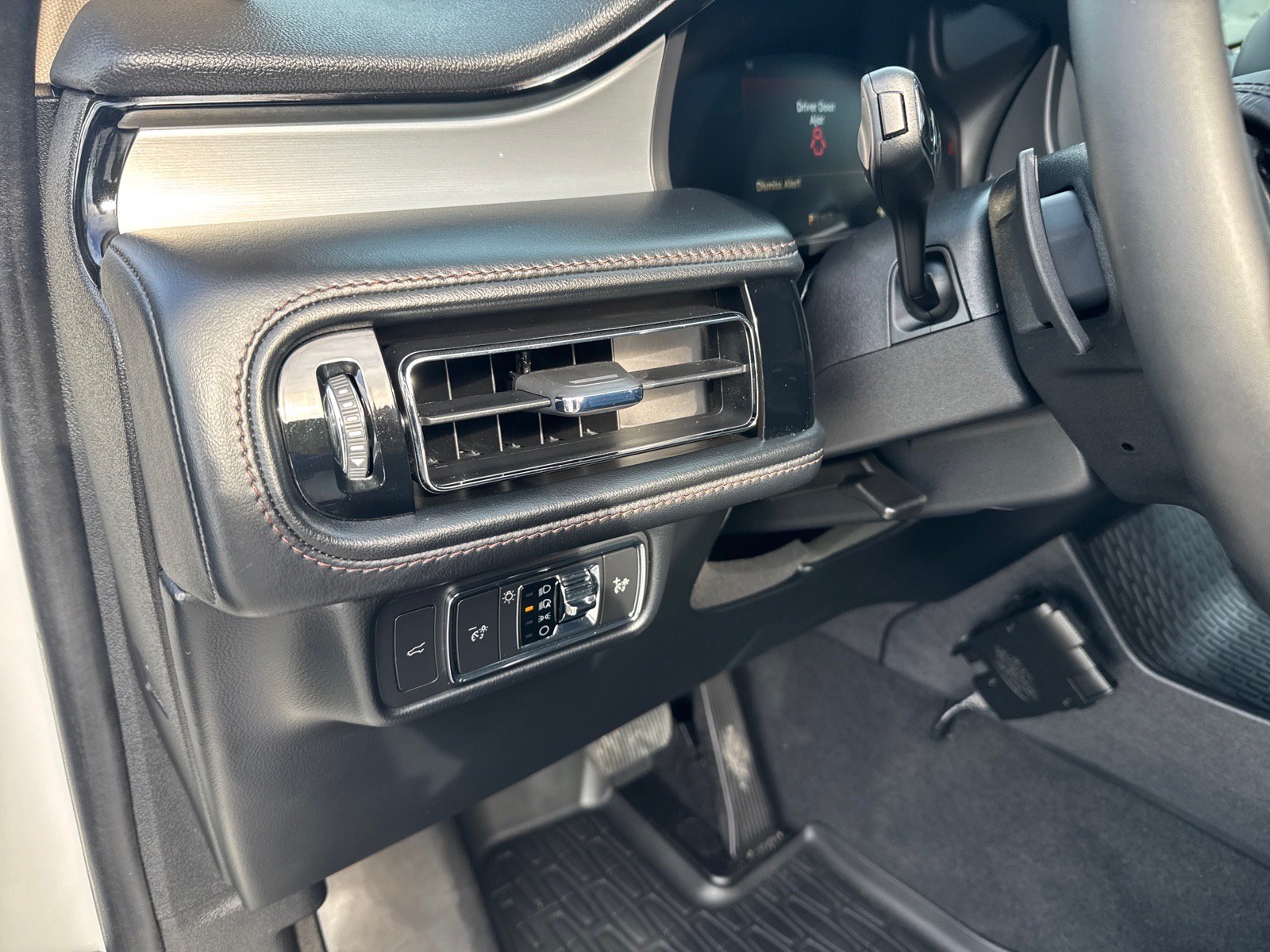 Used 2022 Lincoln Aviator AWD w/ Premium Package image 7