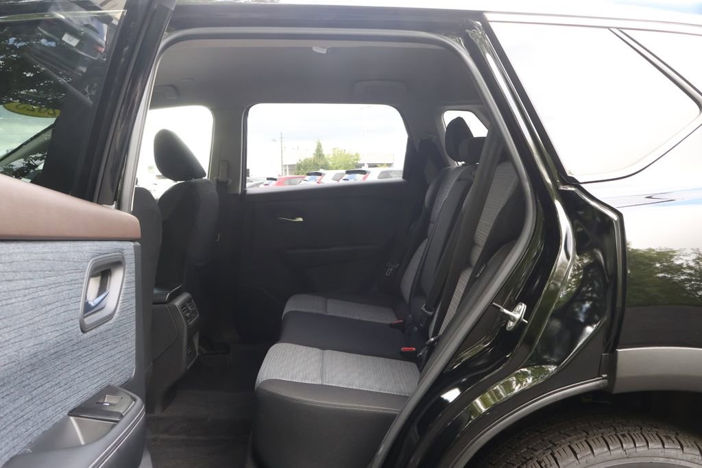 Used 2023 Nissan Rogue SV AWD/4WD image 41