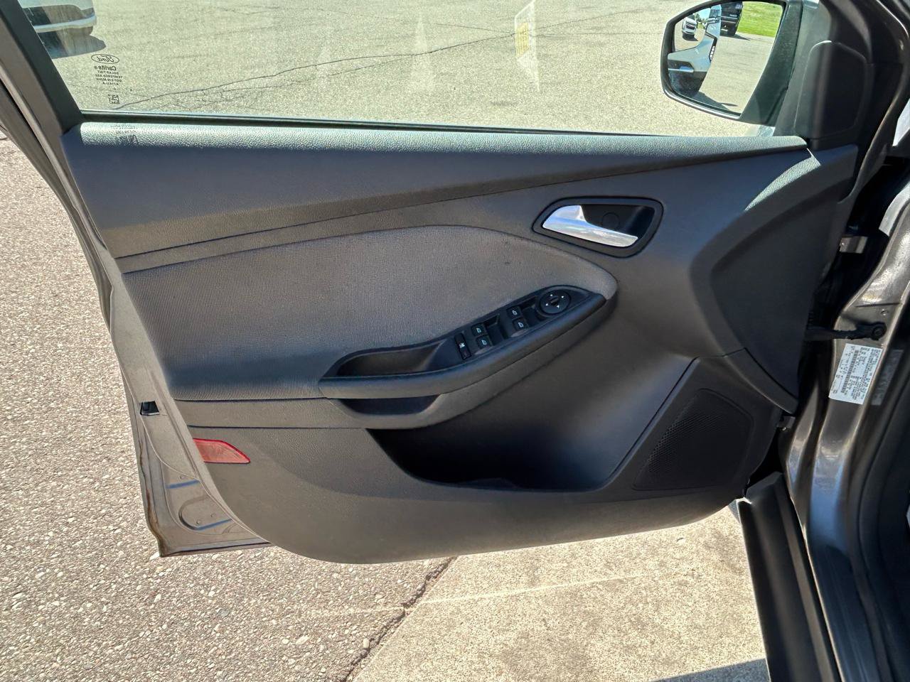 Used 2014 Ford Focus SE FWD image 14