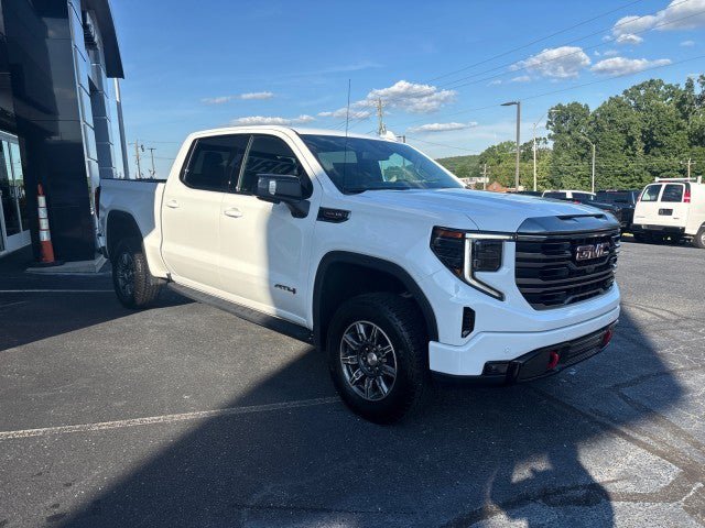 Used 2024 GMC Sierra 1500 AT4 w/ AT4 Premium Package AWD/4WD image 4