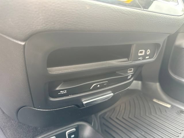 Used 2019 Chrysler Pacifica Limited w/ S Appearance Package FWD image 31