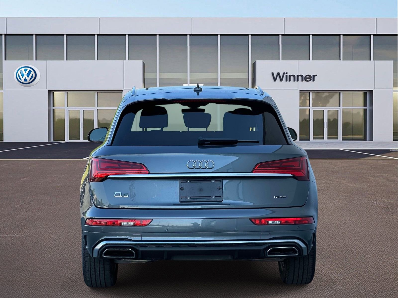 Used 2023 Audi Q5 2.0T Premium w/ Convenience Package AWD/4WD image 4