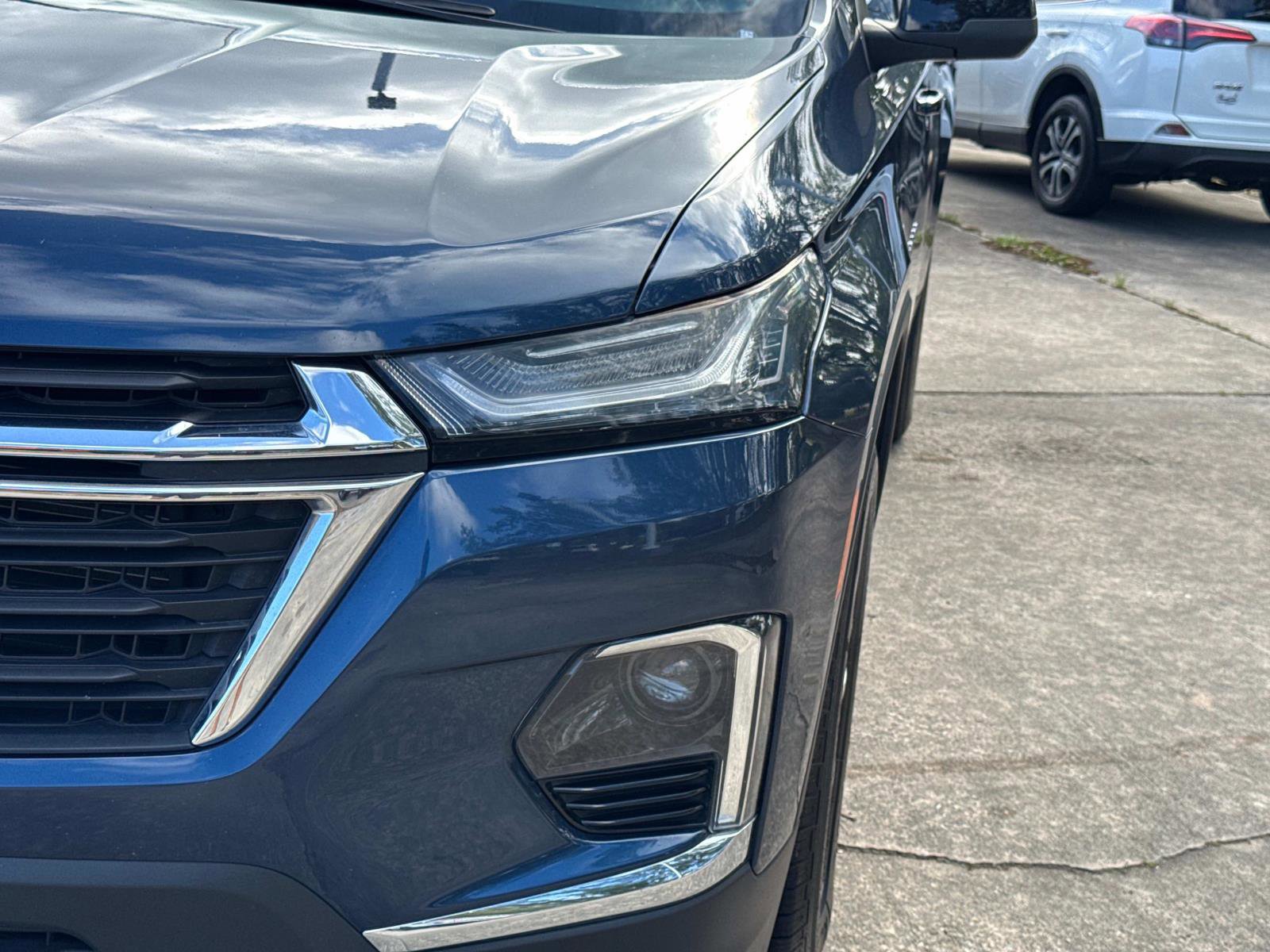 Used 2023 Chevrolet Traverse LS image 9