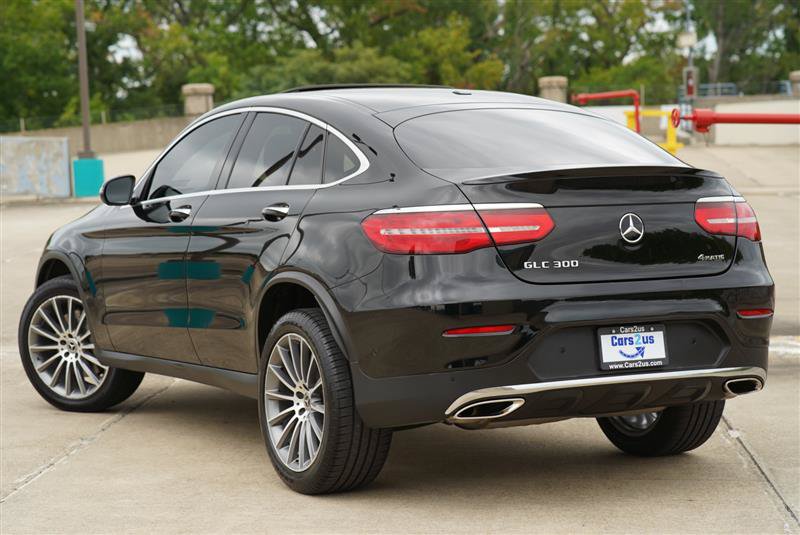 Used 2019 Mercedes-Benz GLC 300 4MATIC Coupe image 4