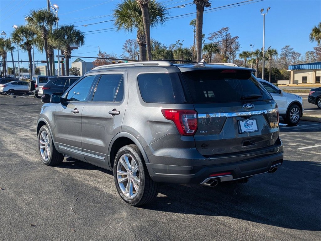 Used 2018 Ford Explorer XLT w/ Equipment Group 202A image 8