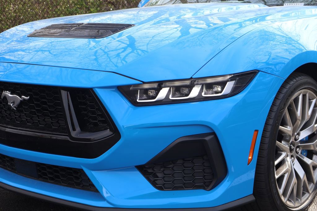 Used 2024 Ford Mustang GT Premium image 3