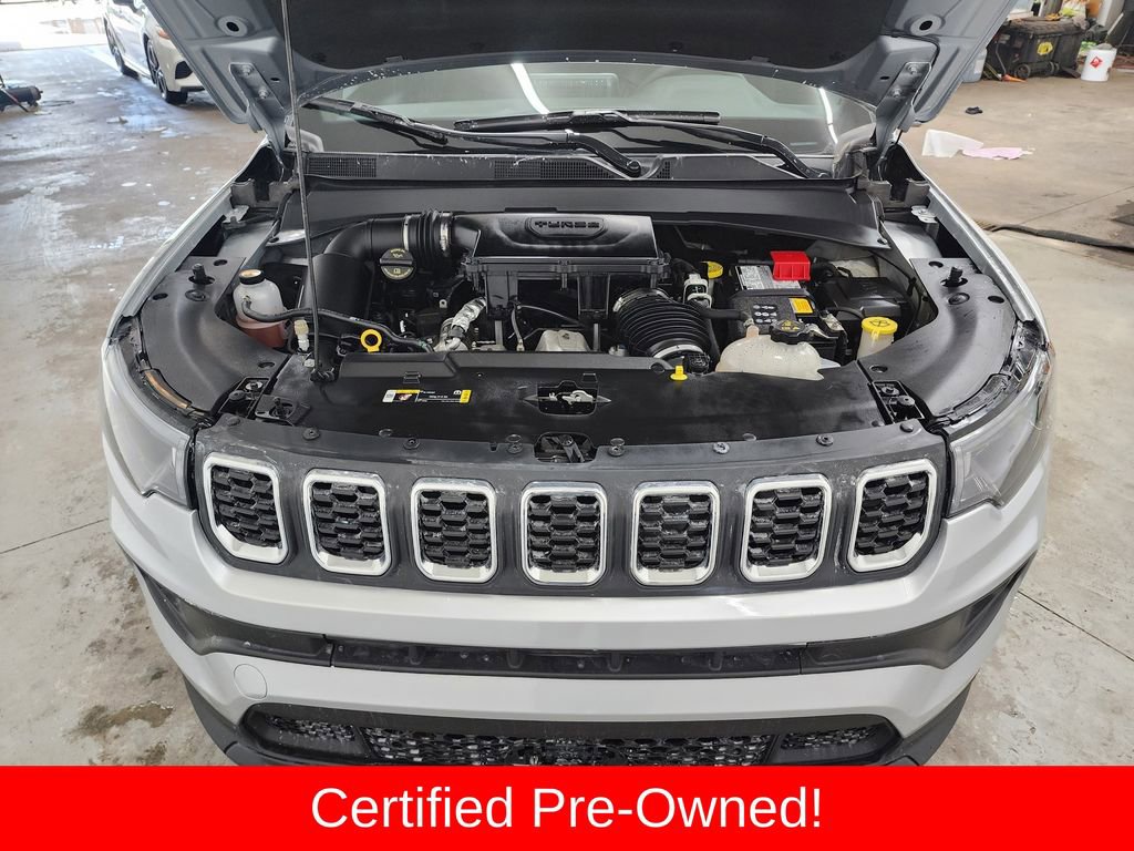 Certified 2025 Jeep Compass Latitude image 31