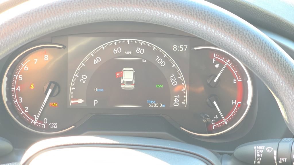 Used 2025 Toyota RAV4 XLE w/ Convenience Package FWD image 21