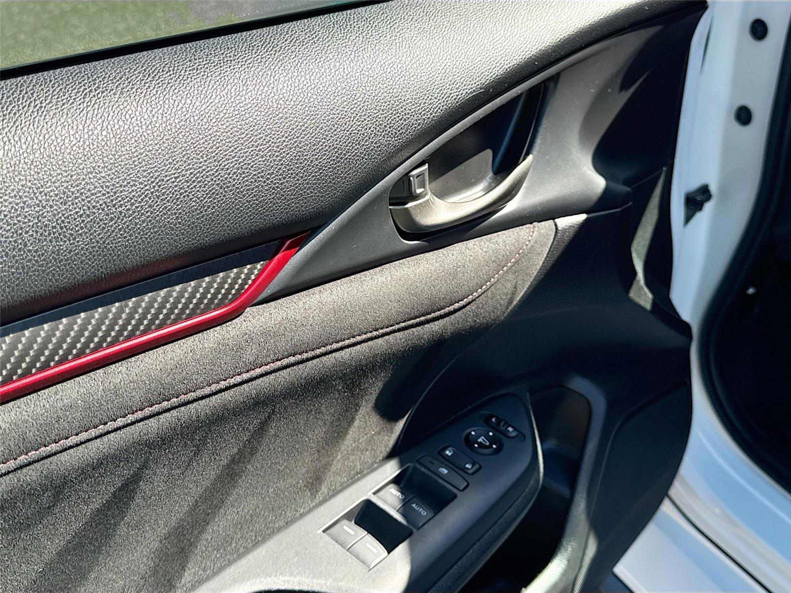 Used 2019 Honda Civic Type R image 15