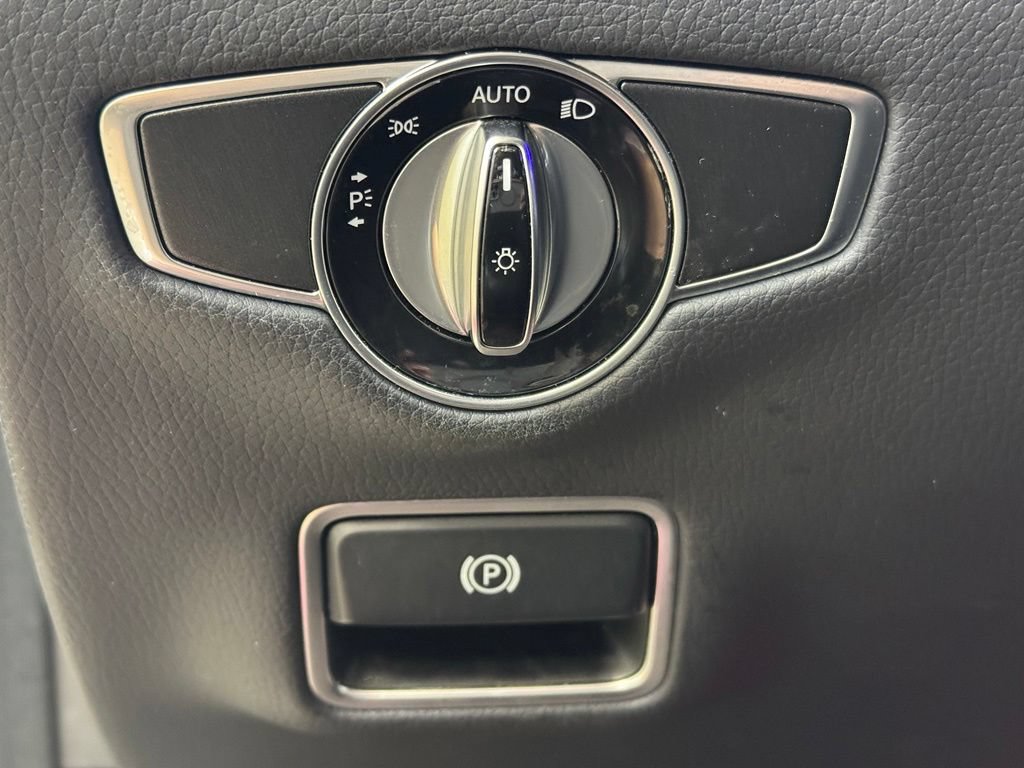 Used 2017 Mercedes-Benz S 550 4MATIC Sedan image 38