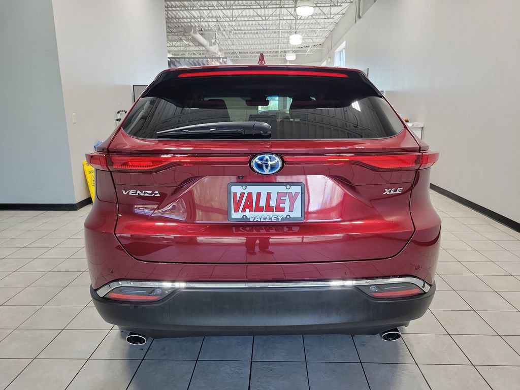 Used 2023 Toyota Venza XLE AWD/4WD image 12