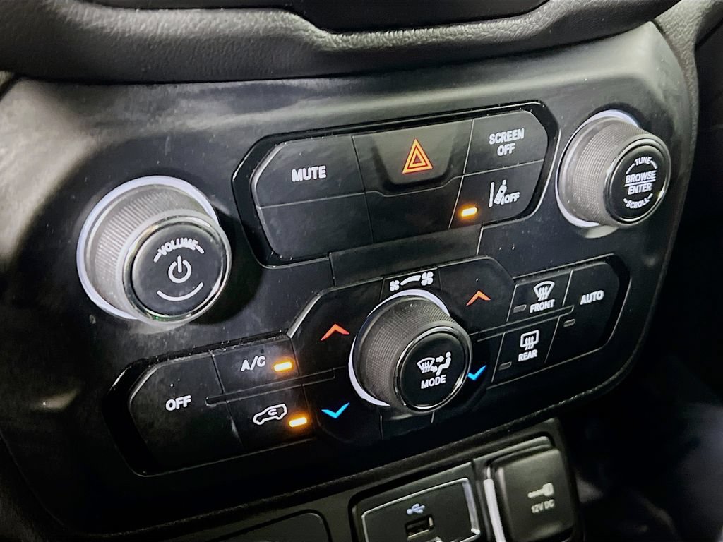 Used 2021 Jeep Renegade Latitude AWD/4WD image 8