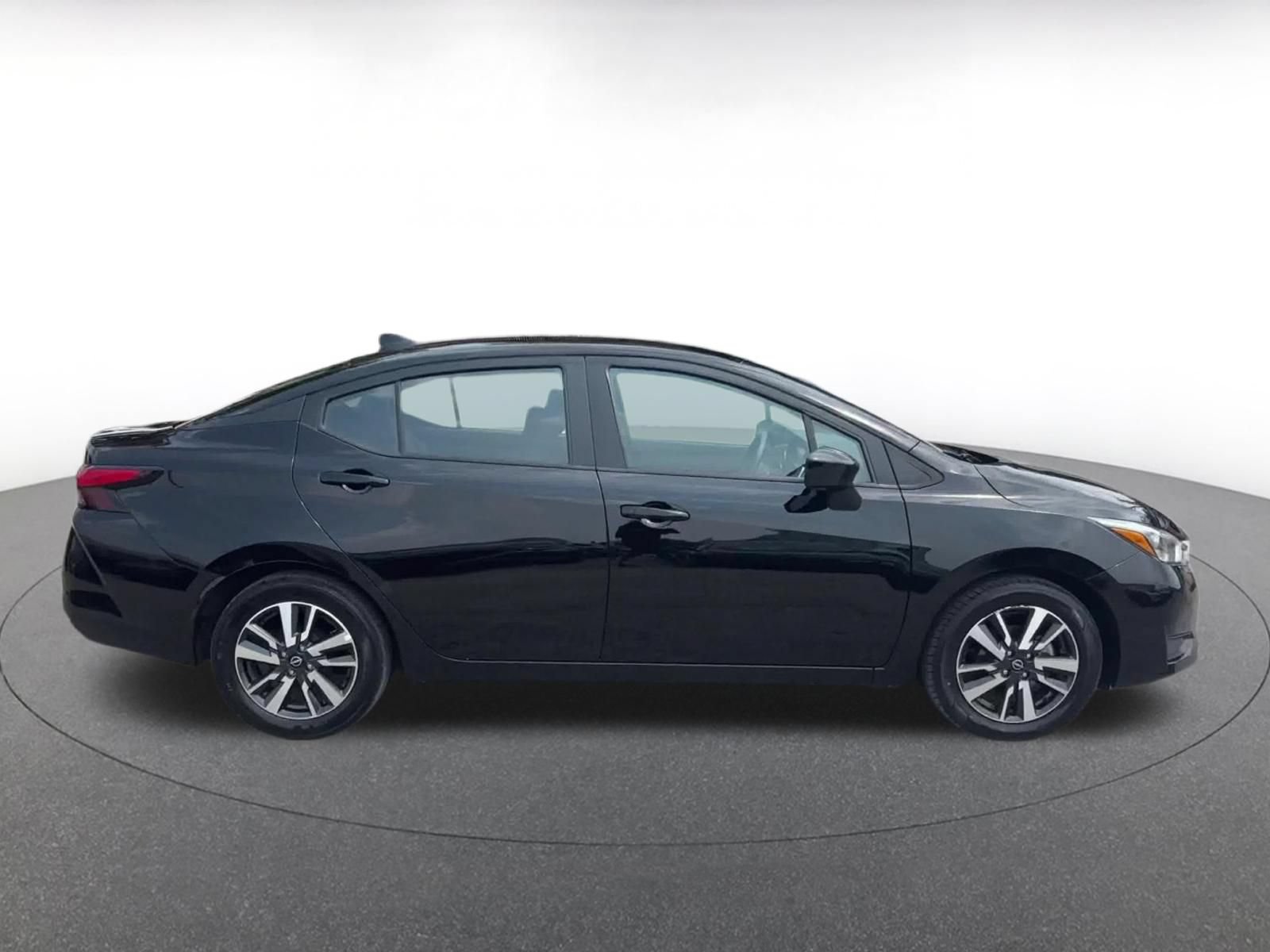 Used 2025 Nissan Versa SV FWD image 13