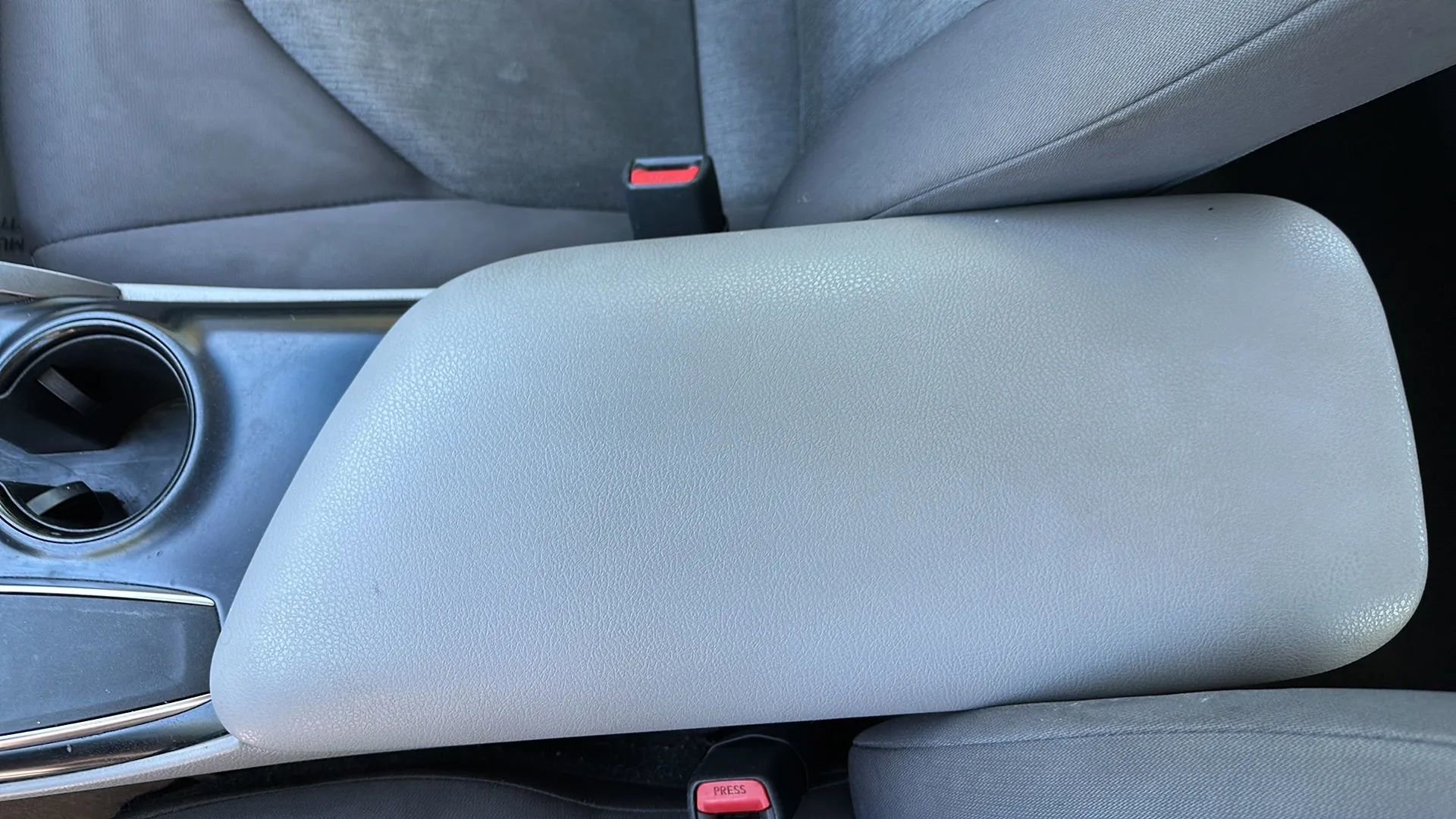 Used 2018 Toyota Camry LE w/ Convenience Package FWD image 39