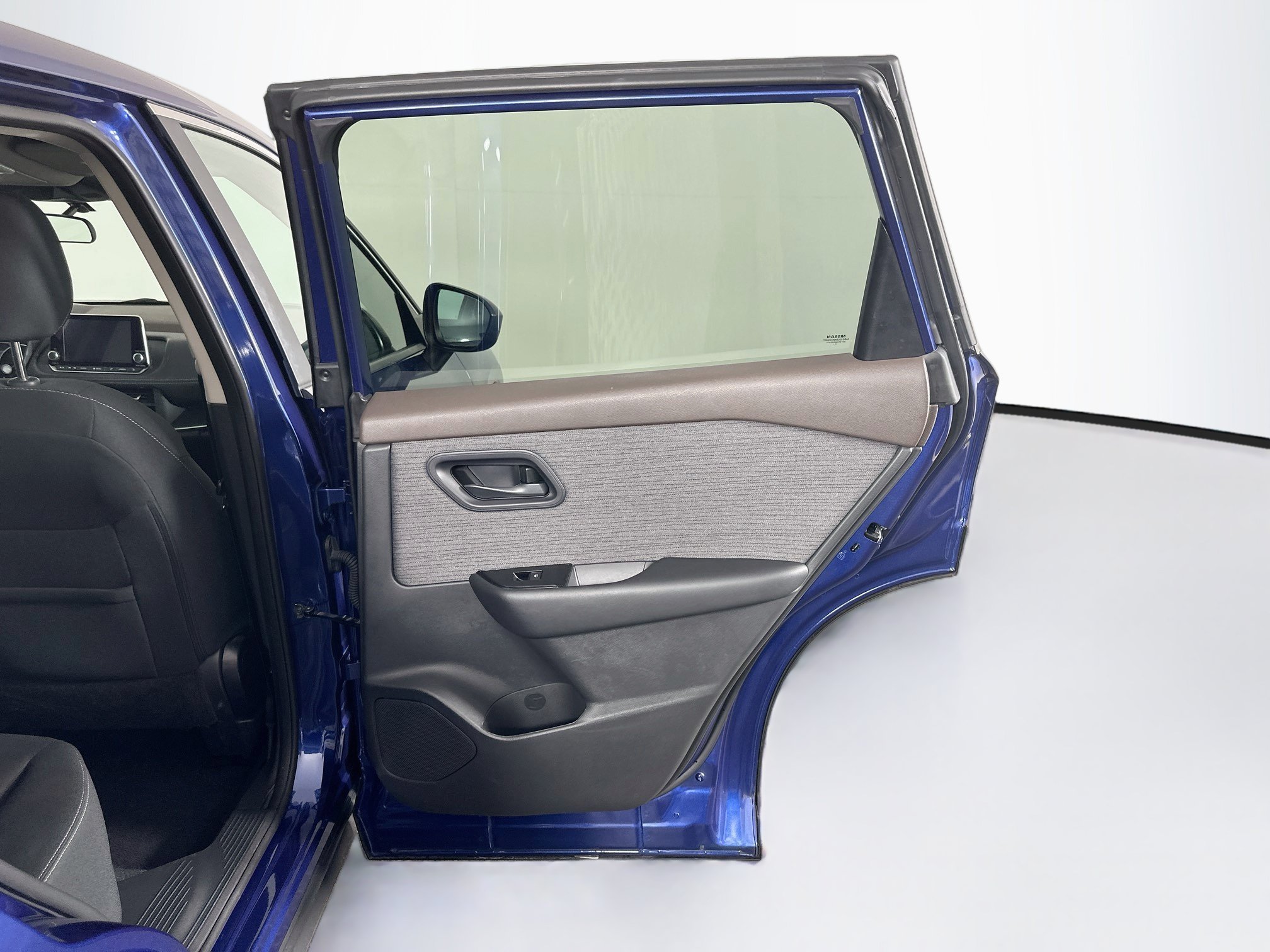 Used 2023 Nissan Rogue S FWD image 27