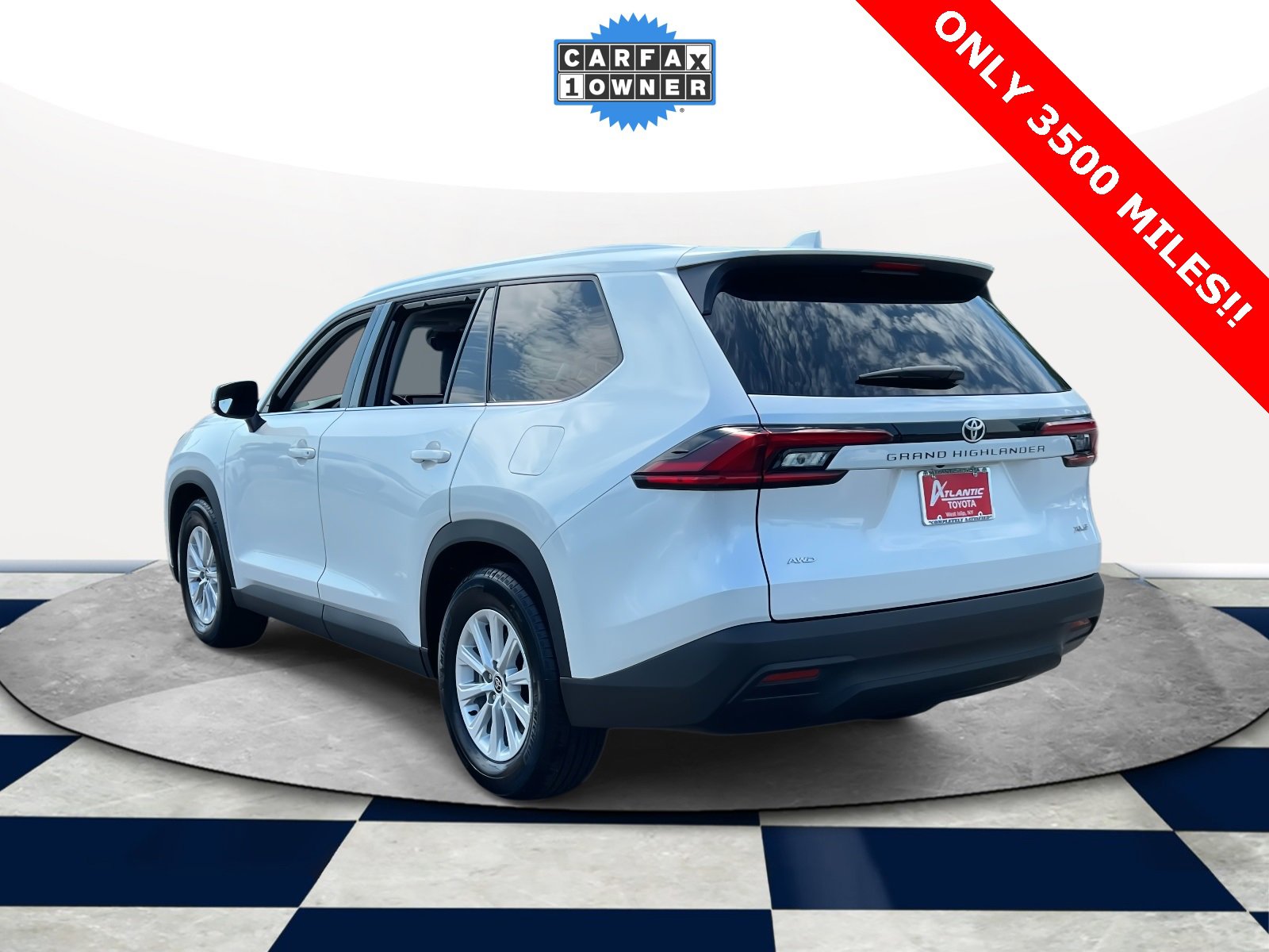 Used 2025 Toyota Grand Highlander AWD image 5