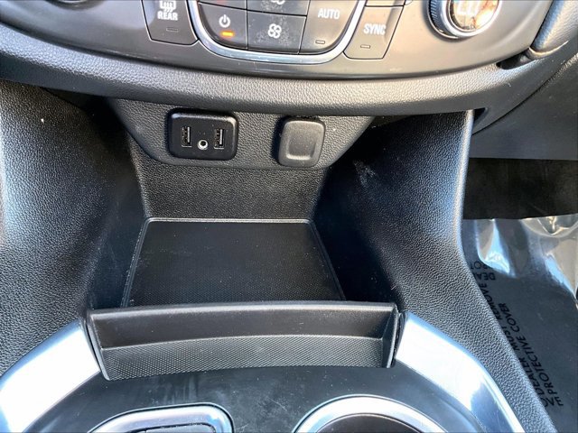 Used 2021 Chevrolet Traverse LS image 25