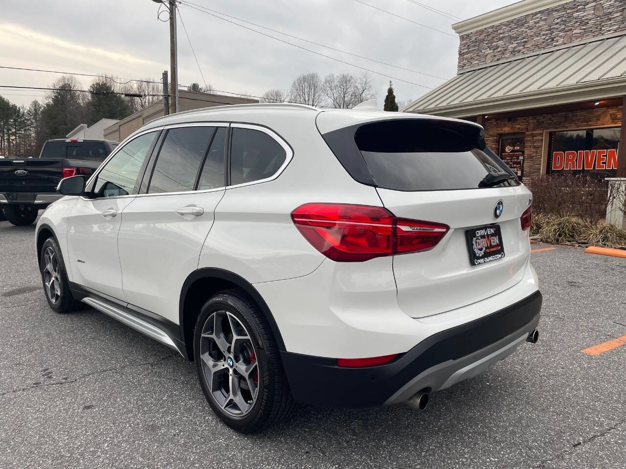 Used 2016 BMW X1 xDrive28i AWD/4WD image 11