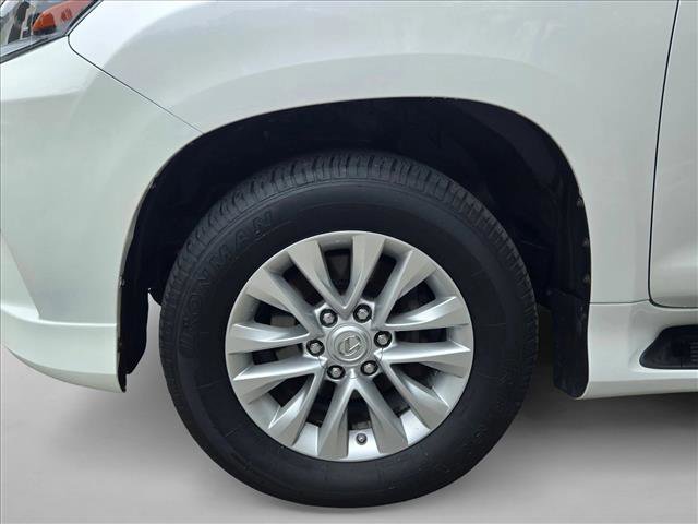 Used 2021 Lexus GX 460 w/ Accessory Package image 25