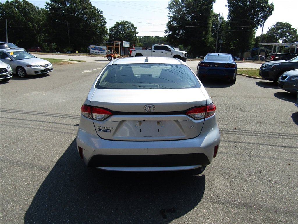 Used 2022 Toyota Corolla LE w/ Carpet Mat Package (TMS) FWD image 6
