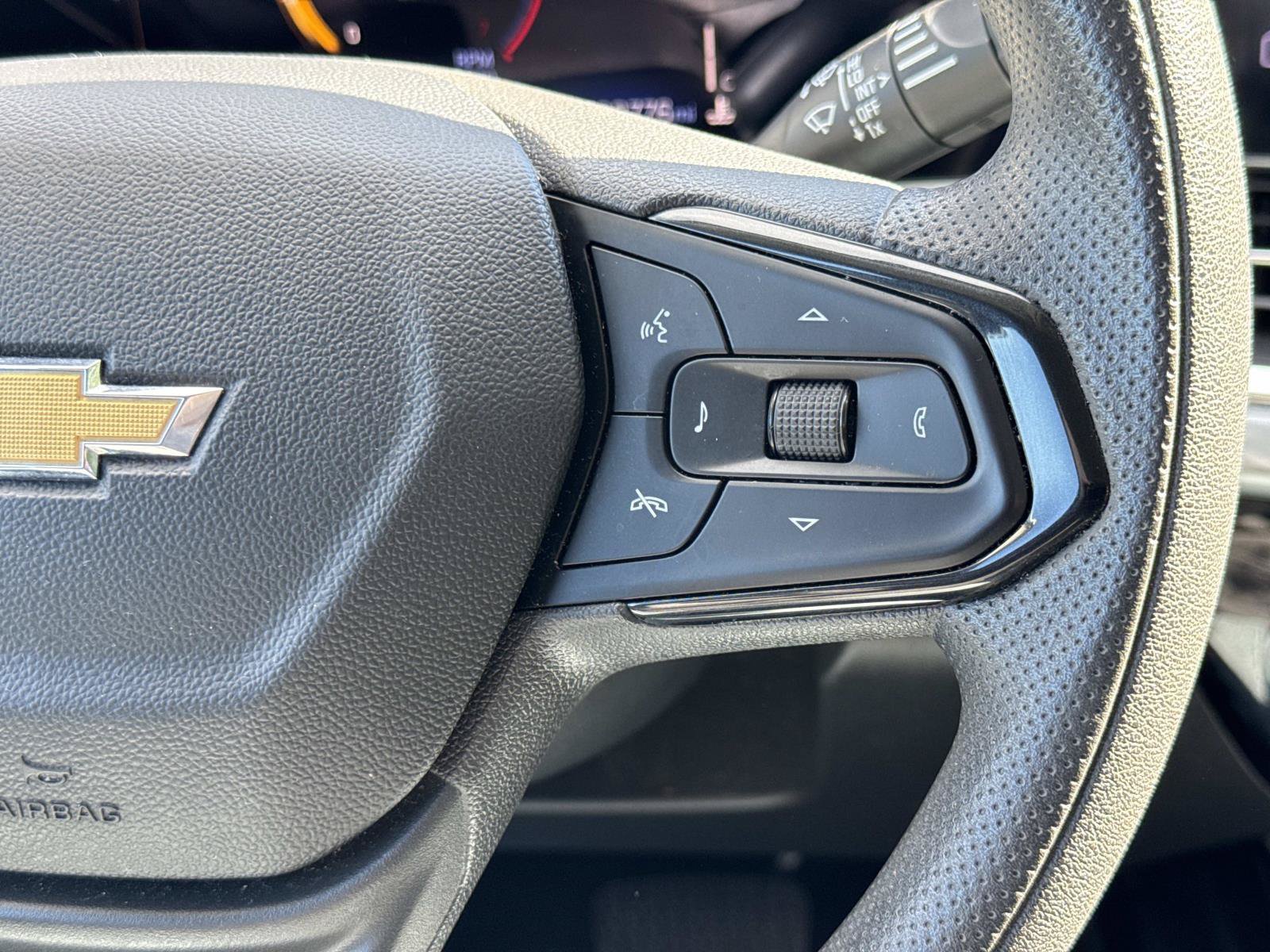 Used 2025 Chevrolet Trax LT FWD image 14