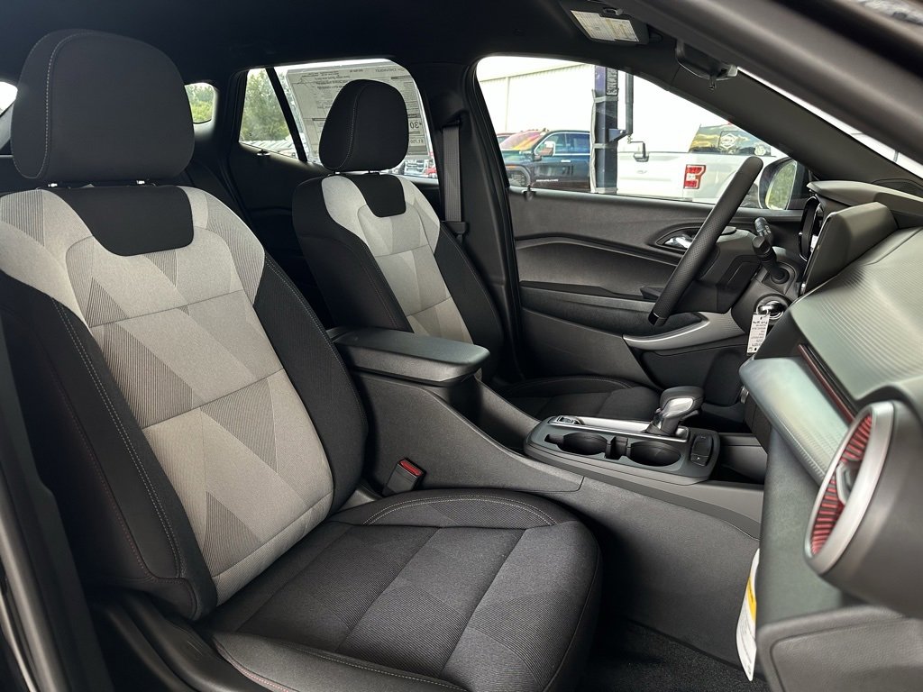 New 2025 Chevrolet Trax RS w/ Driver Confidence Package image 17