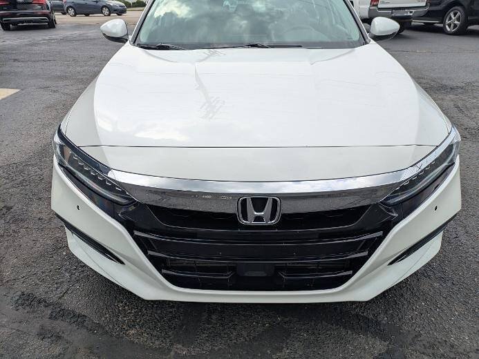 Used 2018 Honda Accord Touring image 8