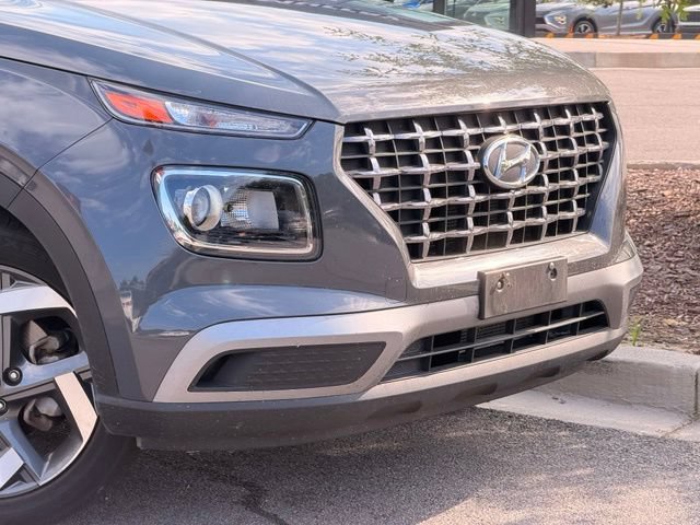 Used 2025 Hyundai Venue SEL FWD image 3