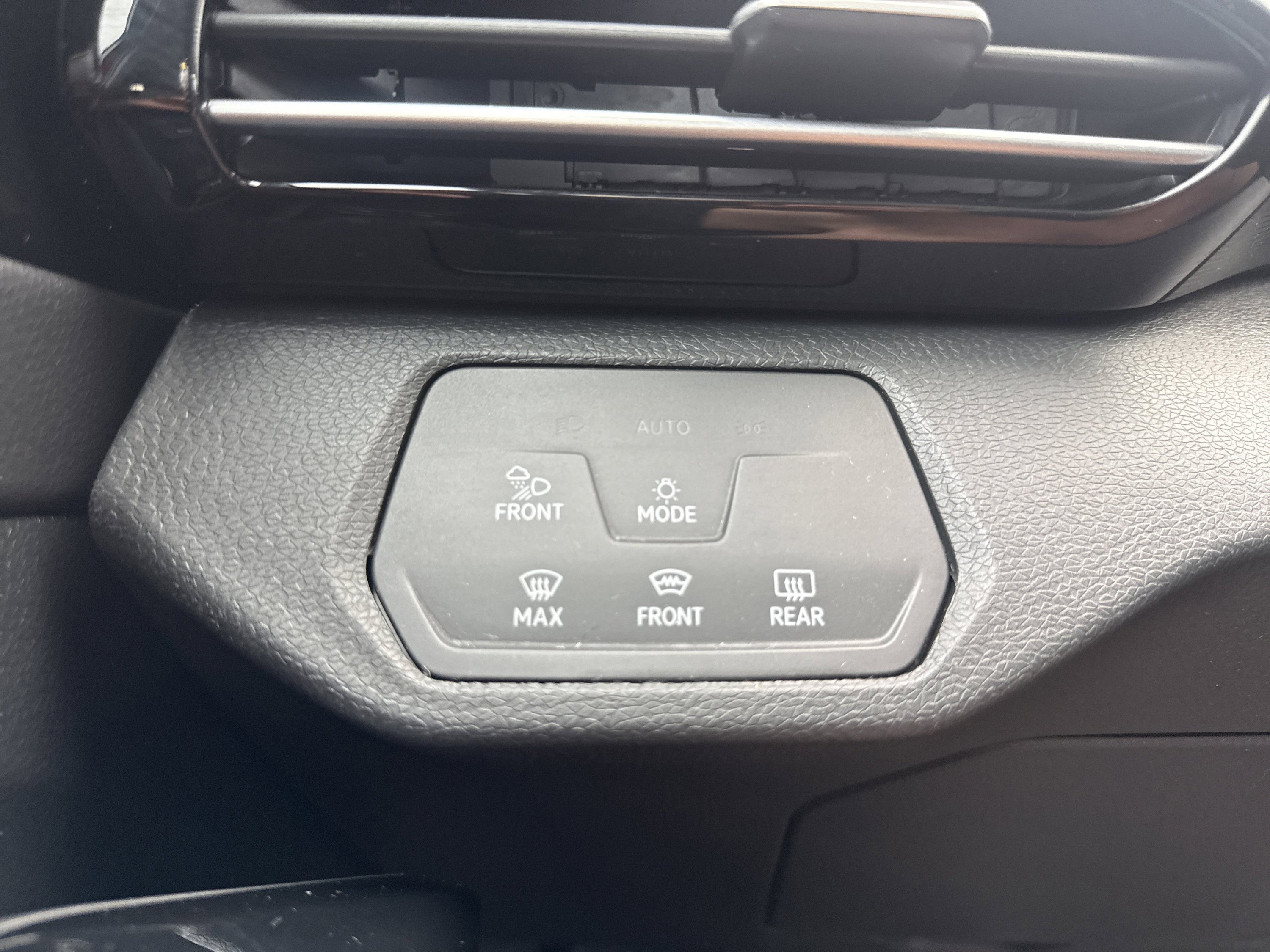 Used 2022 Volkswagen ID.4 Pro S w/ Gradient Package AWD/4WD image 25