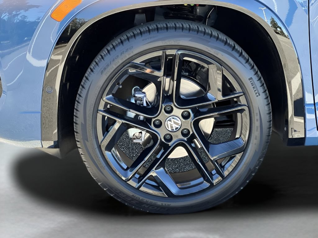 New 2026 Volkswagen Tiguan SE R-Line FWD image 10