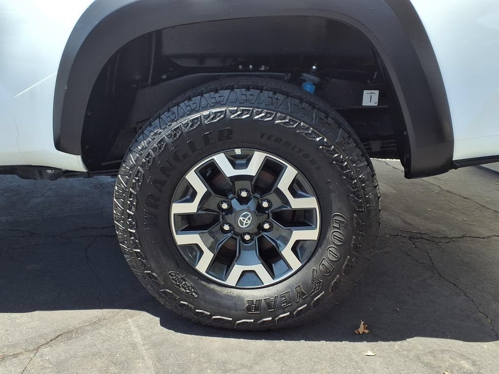 Certified 2023 Toyota Tacoma TRD Off-Road AWD/4WD image 4