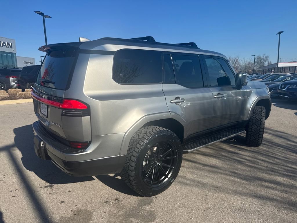 Used 2024 Lexus GX 550 w/ Accessory Package (2T) AWD/4WD image 7