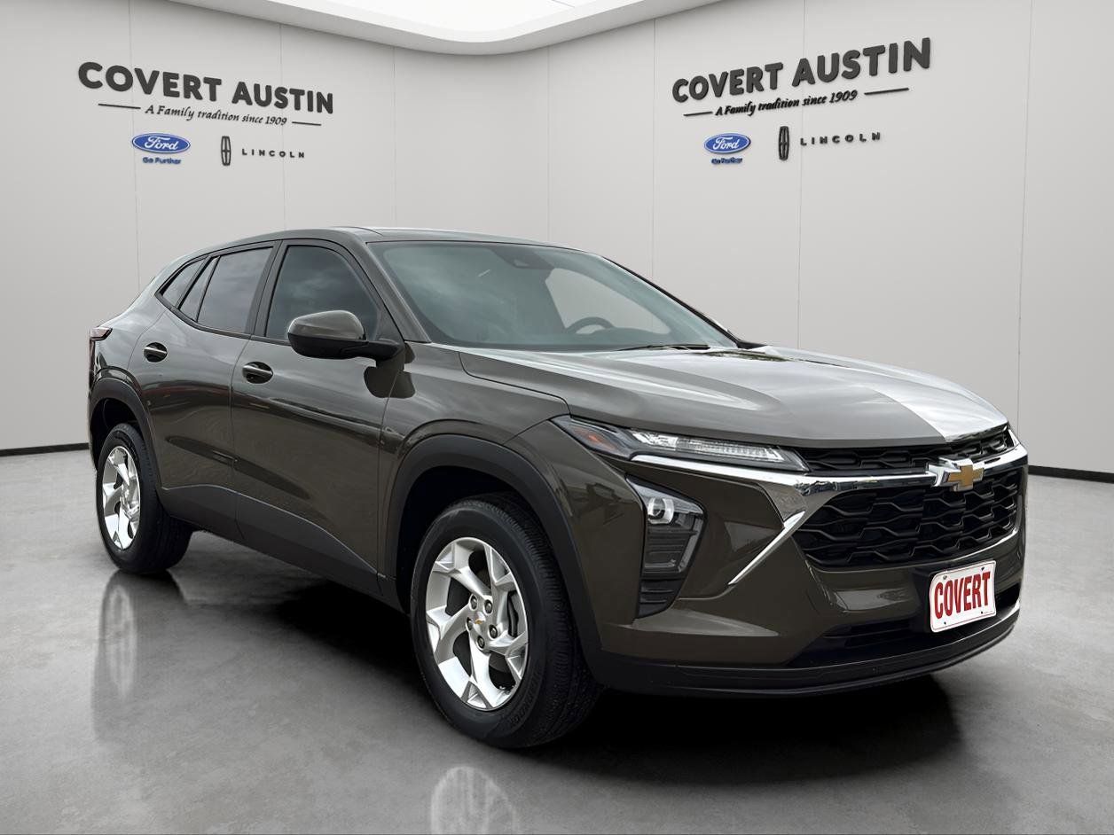 Used 2024 Chevrolet Trax LS w/ LS Convenience Package image 7