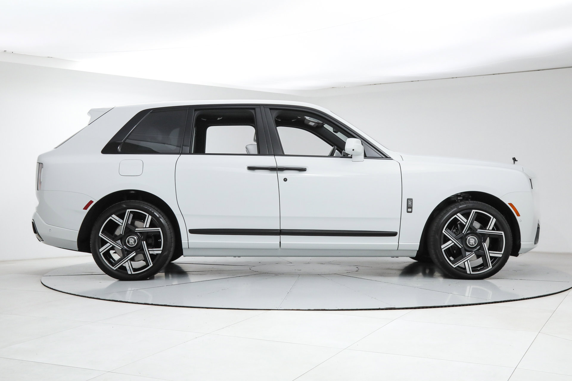 Used 2026 Rolls-Royce Cullinan Black Badge image 6