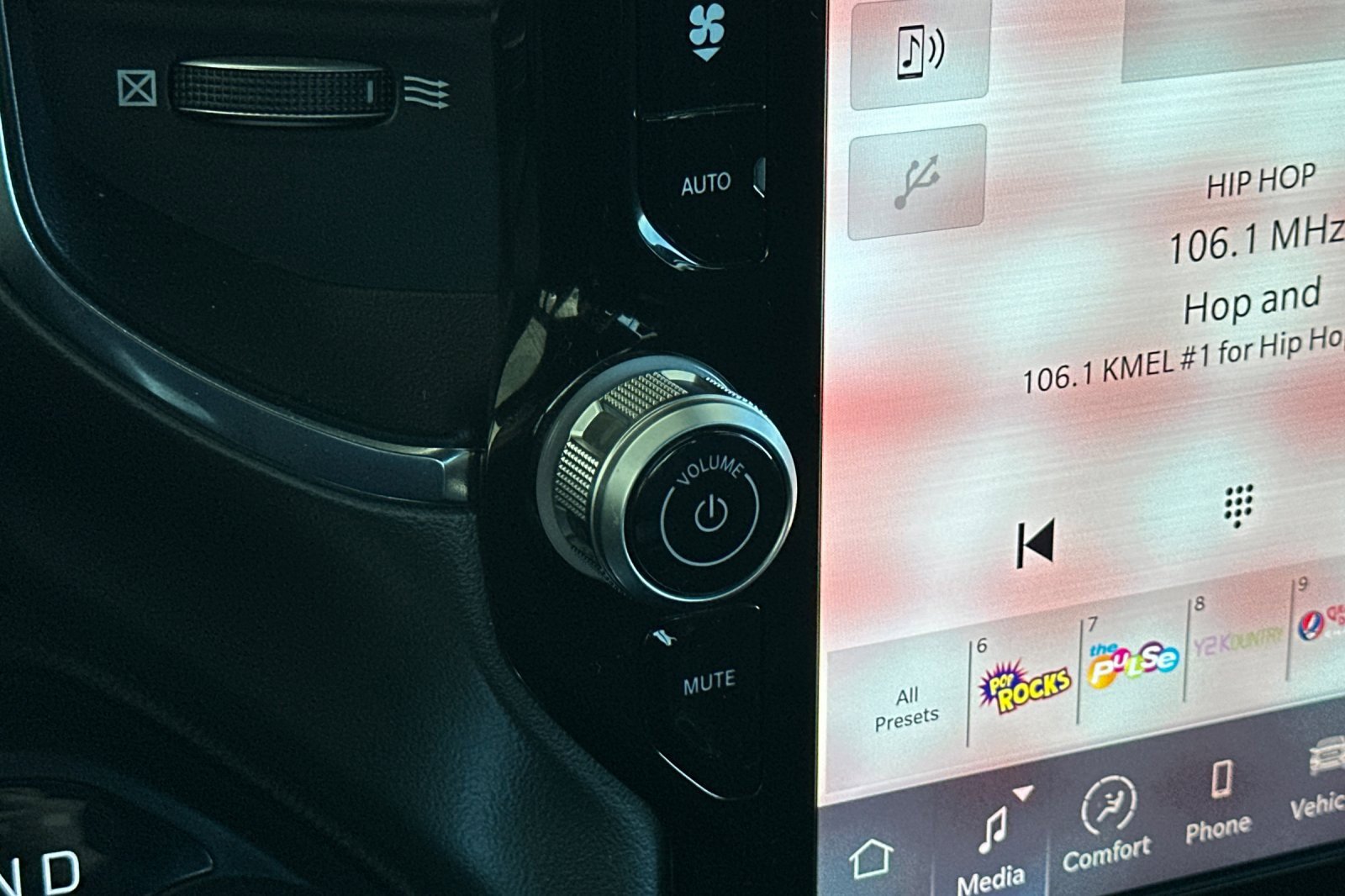 Used 2025 RAM 1500 Laramie image 29