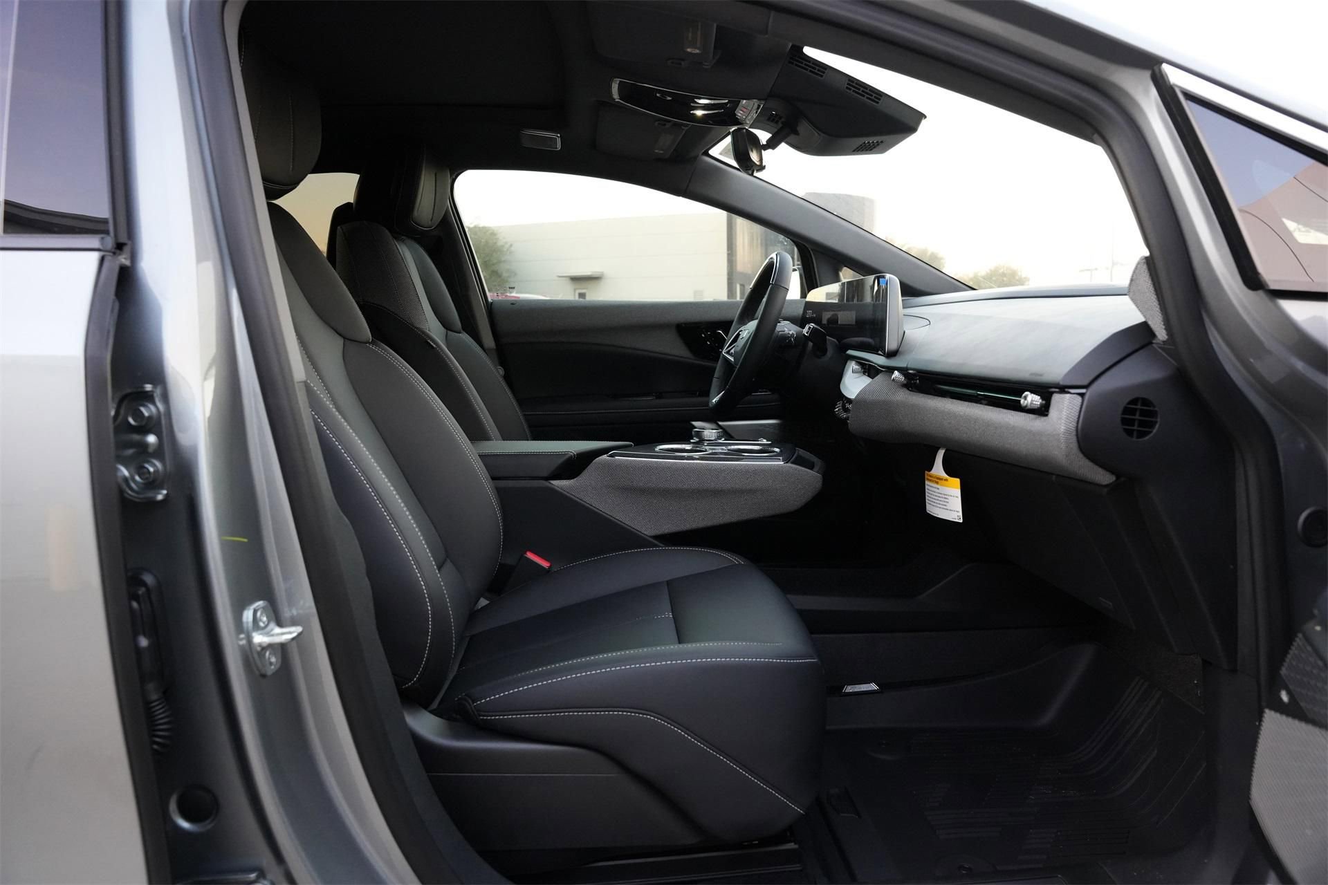 New 2026 Cadillac Optiq Luxury 1 w/ LPO, Floor Liner Package image 23