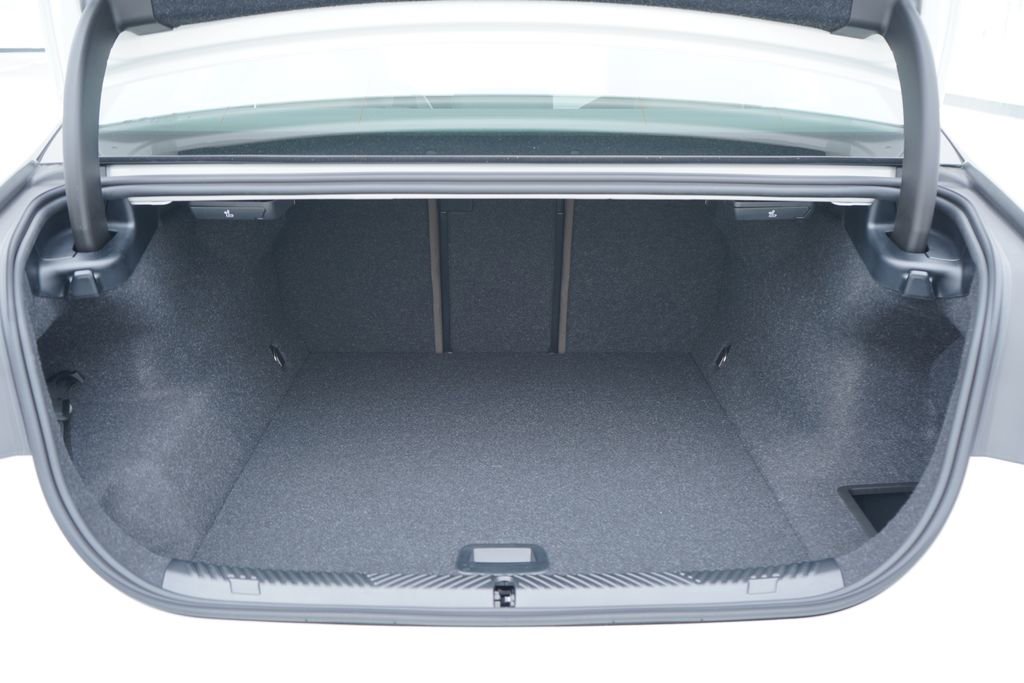 Used 2026 BMW i5 eDrive40 w/ Premium Package image 21