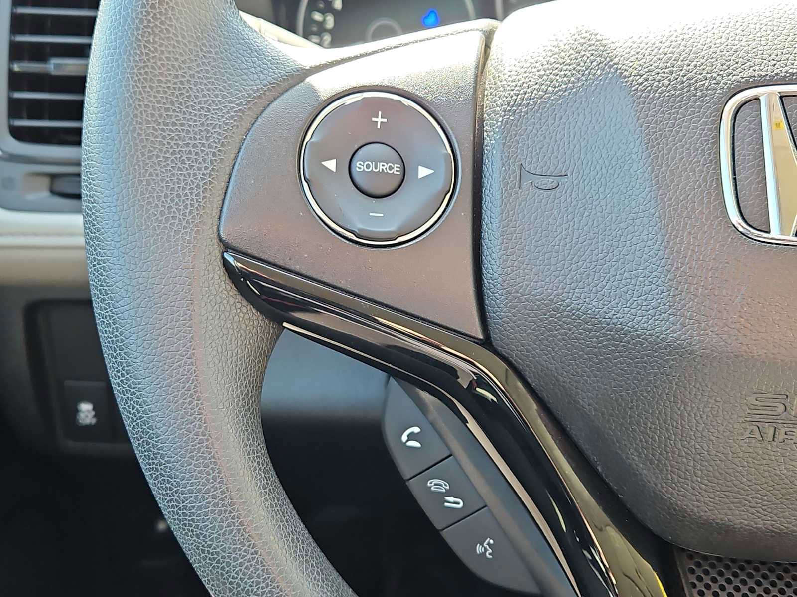 Used 2018 Honda HR-V LX image 11