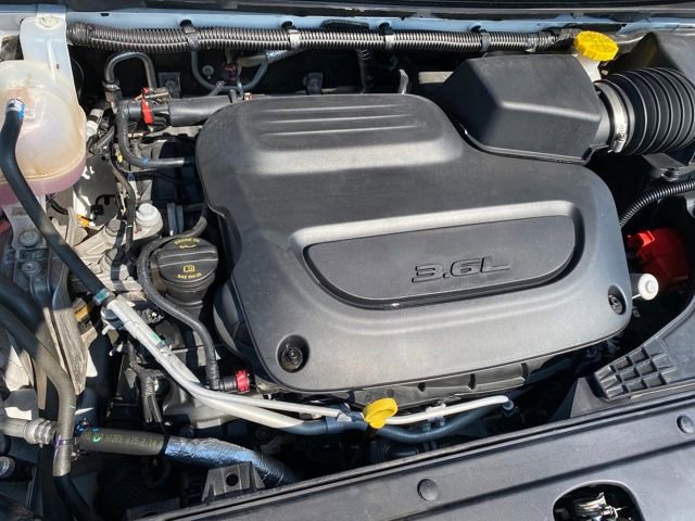 Used 2024 Chrysler Pacifica Touring-L image 20