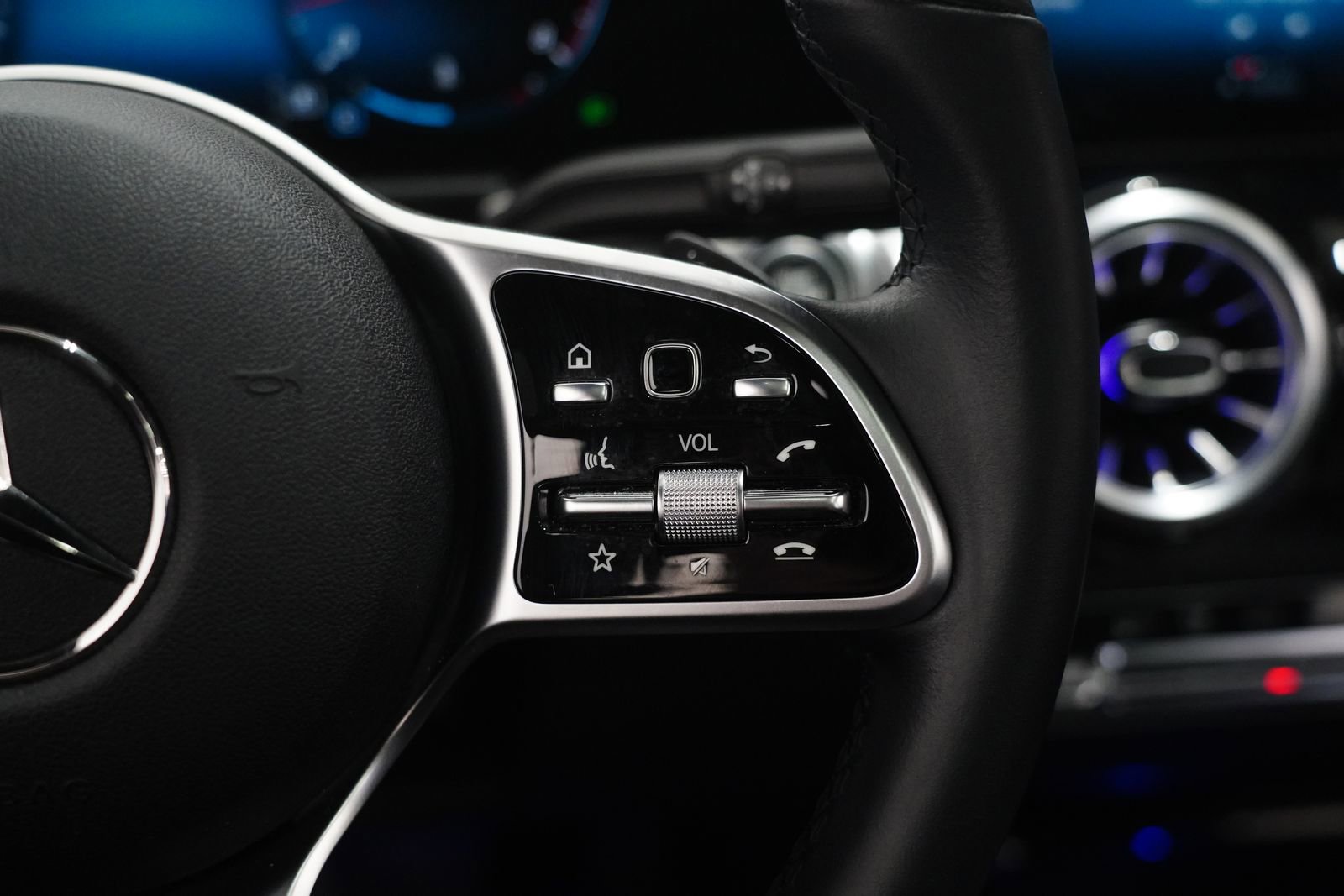 Certified 2023 Mercedes-Benz GLB 250 image 20