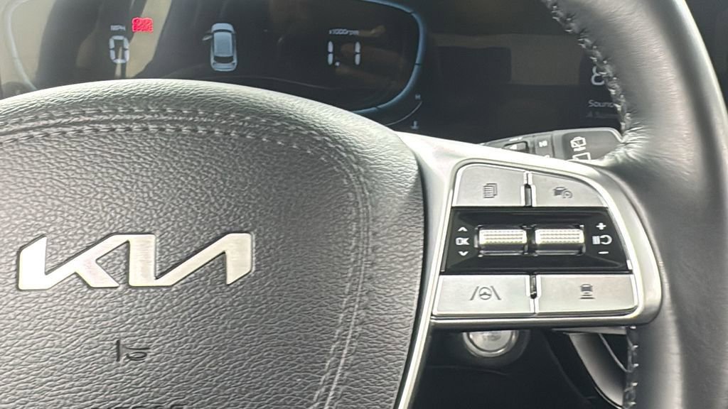Used 2025 Kia Telluride S image 24