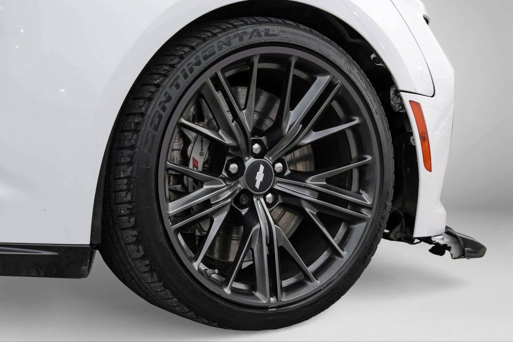 Used 2018 Chevrolet Camaro ZL1 image 37