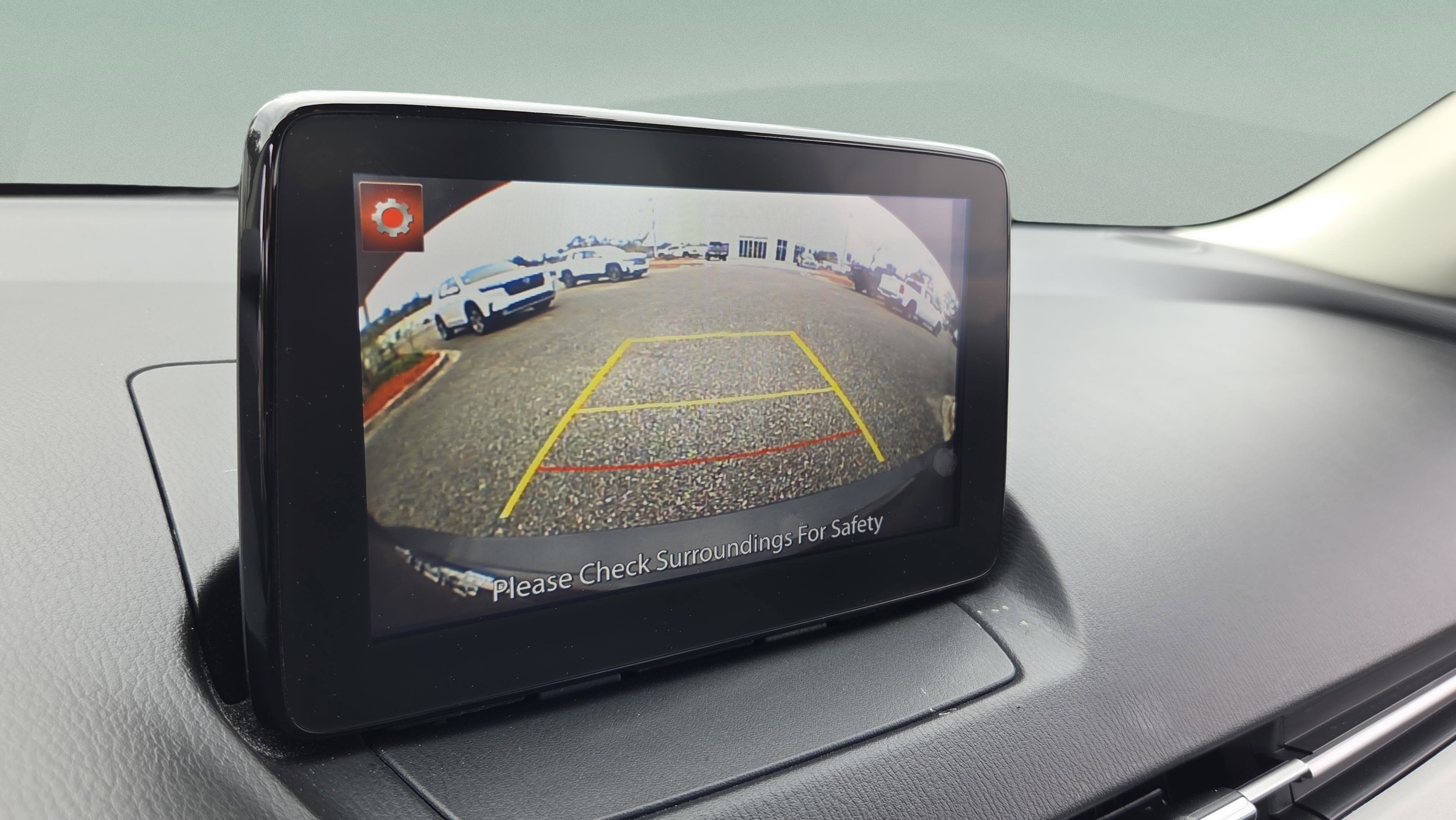 Used 2020 Toyota Yaris L image 23