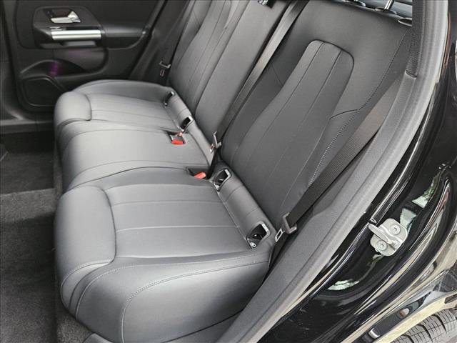 Used 2025 Mercedes-Benz GLA 250 image 18